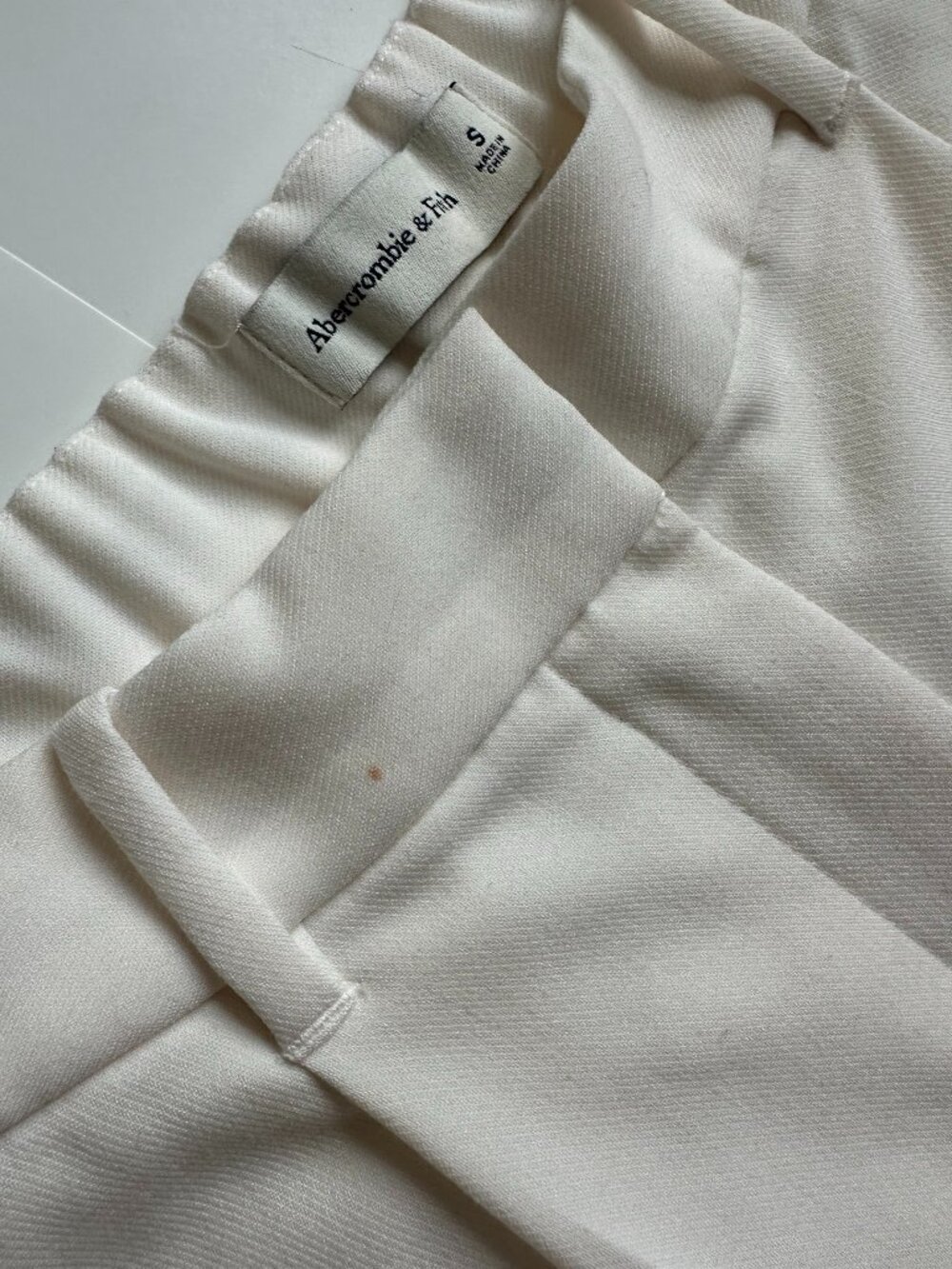 A&F High-Waist Tailored Shorts - Picture 4 of 6